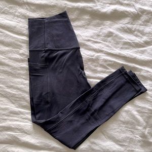 Athleta Women’s Salutation Stash 7/8 Legging